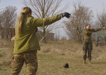 26th MEU, Romanian FET conduct detainee handling training during Spring Storm 2018