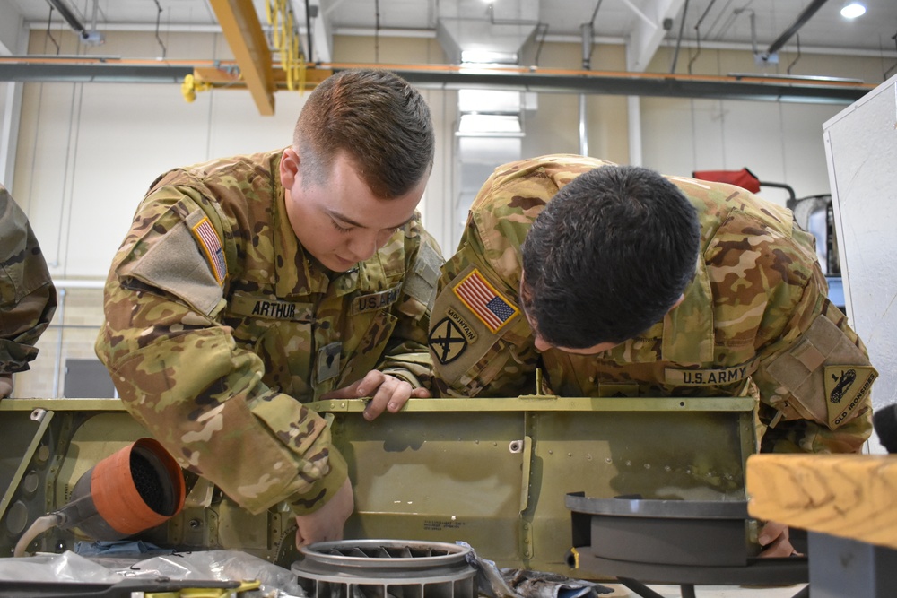 DVIDS Images 1501st conducts critical Apache inspection [Image 5 of 8]
