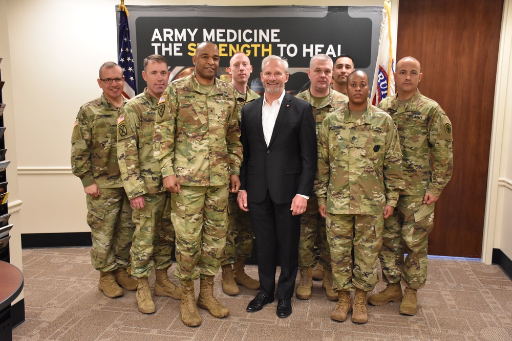 USAREC DCG visits Phoenix Medical Recruiting Station