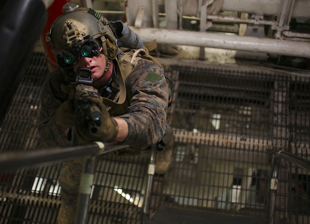 U.S. Marines with 3rd Reconnaissance Battalion conduct visit, board, search and seizure training with British Royal Marines, U.S. Sailors