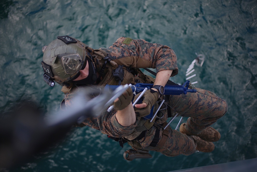 U.S. Marines with 3rd Reconnaissance Battalion conduct visit, board, search and seizure training with British Royal Marines, U.S. Sailors