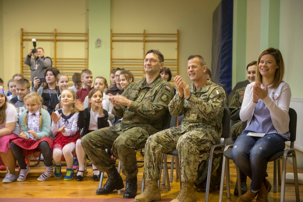 Naval Support Facility Redzikowo Hosts Polish Army