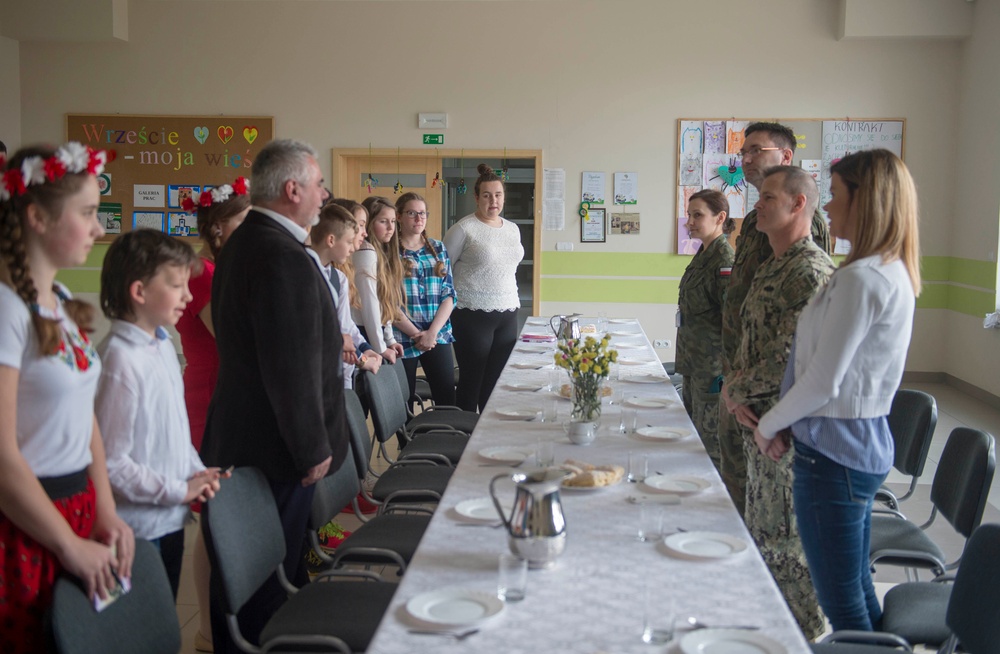 Naval Support Facility Redzikowo Hosts Polish Army