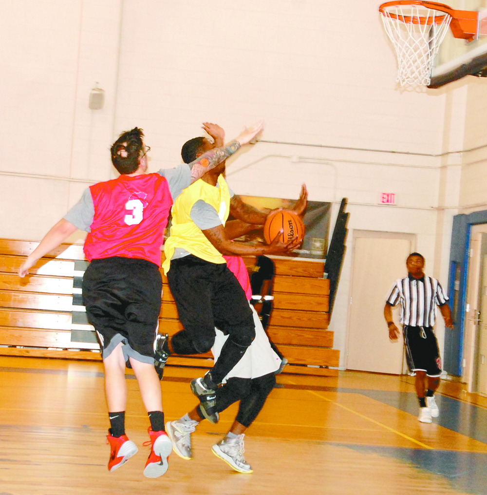 115th CSH slips past DES to claim Fort Polk Intramural basketball championship