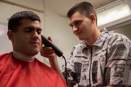 Marine Barbers Maintain Unit’s Grooming Standards While Deployed