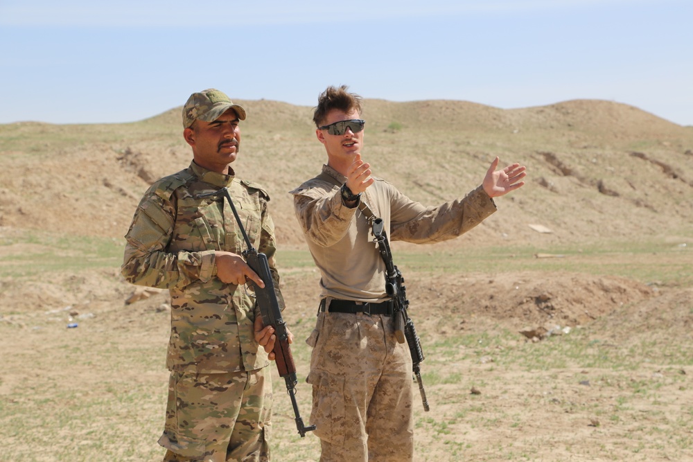 Iraqi security forces conduct fire team training
