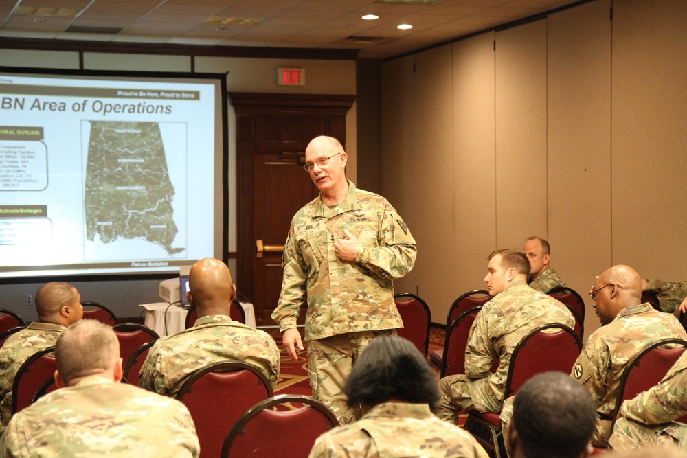 Maj. Gen. Lee shares tips with recruiters on attracting medical professionals to the Army Reserve