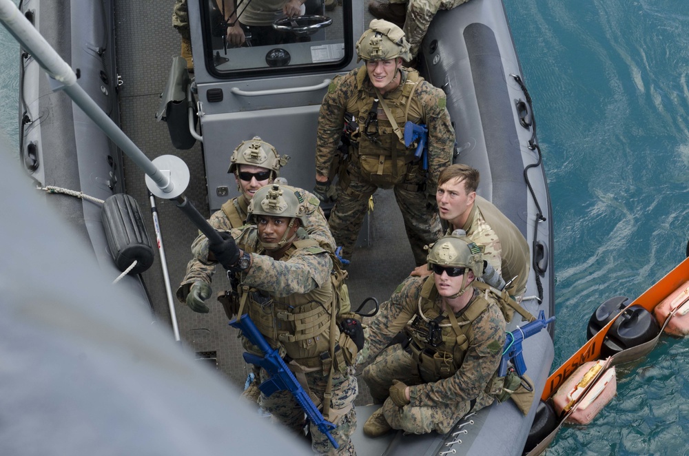 DVIDS - Images - Force Reconnaissance Marines Conduct VBSS On Board USS ...