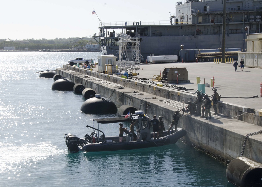 Marines Conduct VBSS On Board USS Frank Cable