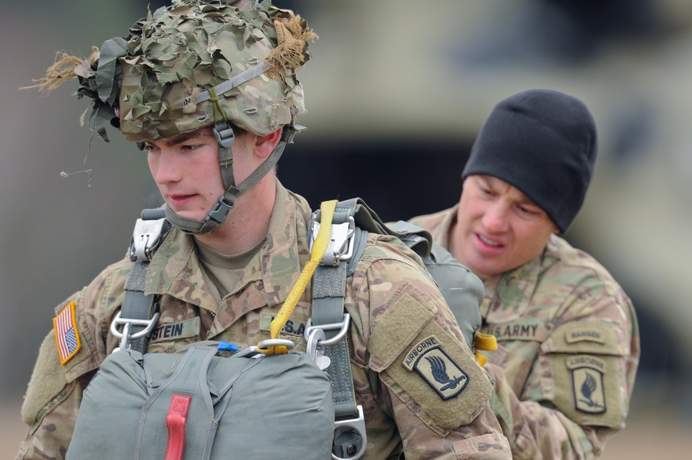 173rd AB Chinook jump at Grafenwoehr