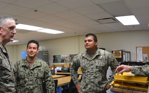 Maj. Gen. Coffman Tours NAVSCIATTS