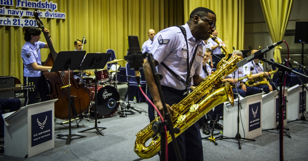 U.S. Air Force Band of the Pacific in Bangkok [Image 3 of 12]