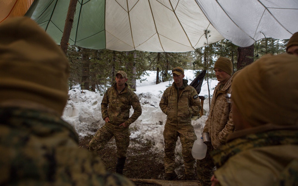 HMLA-269 &amp; MWSS-274 conduct SERE Training