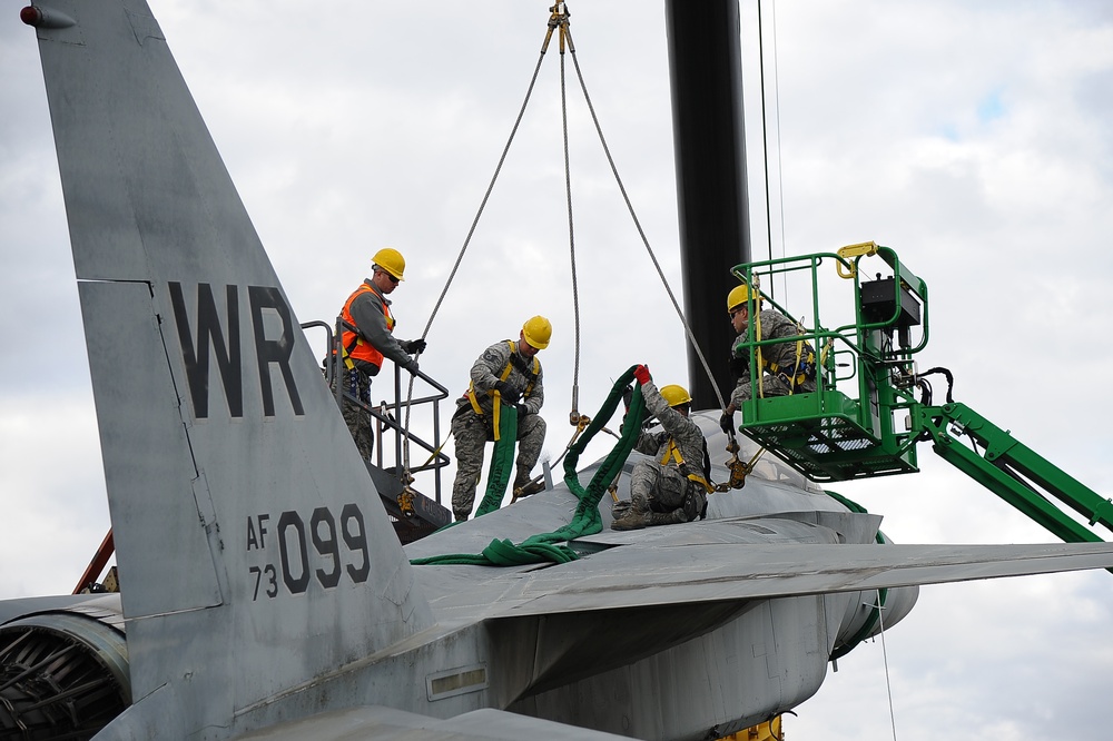 F-15 Display Transportation