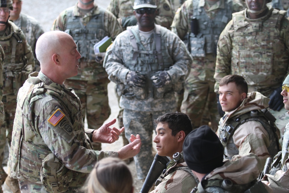 Lieutenant General Luckey engages with Soldiers during CSTX 78-18-03