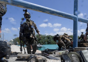 III MEF, BRM and EODMU 5 drill VBSS aboard USCGC Kiska