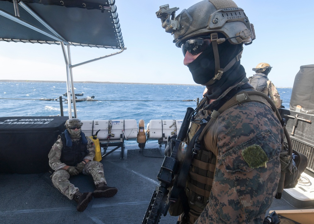 III MEF, BRM and EODMU 5 drill VBSS aboard USCGC Kiska