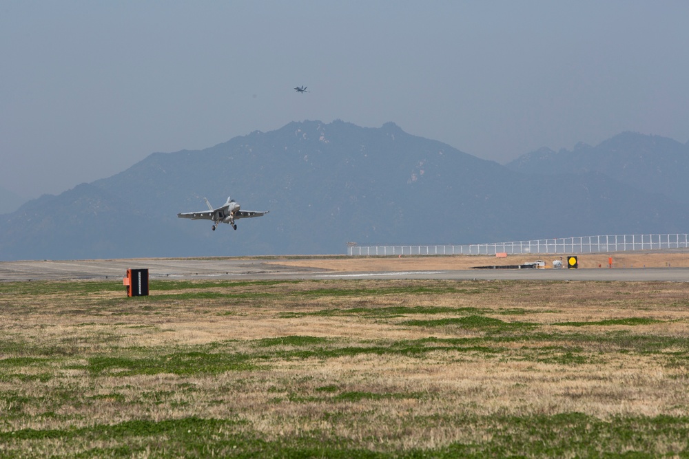 CVW-5 fixed-wing squadrons relocate to MCAS Iwakuni