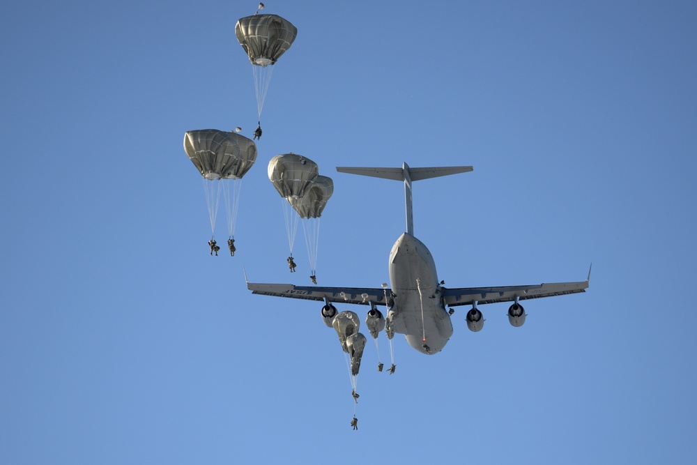 Army Paratroopers Train in Cold Weather