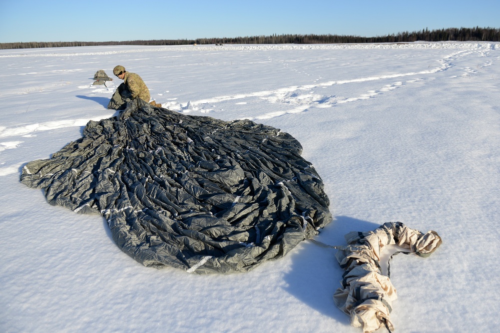 Army Paratroopers Train in Cold Weather