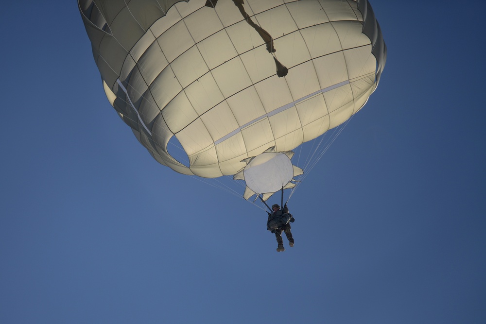 Army Paratroopers Train in Cold Weather