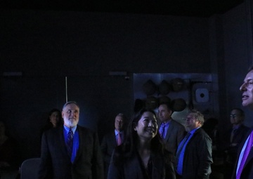 Congressman Visits Naval Health Research Center