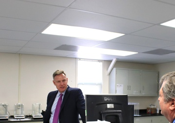 Congressman Visits Naval Health Research Center