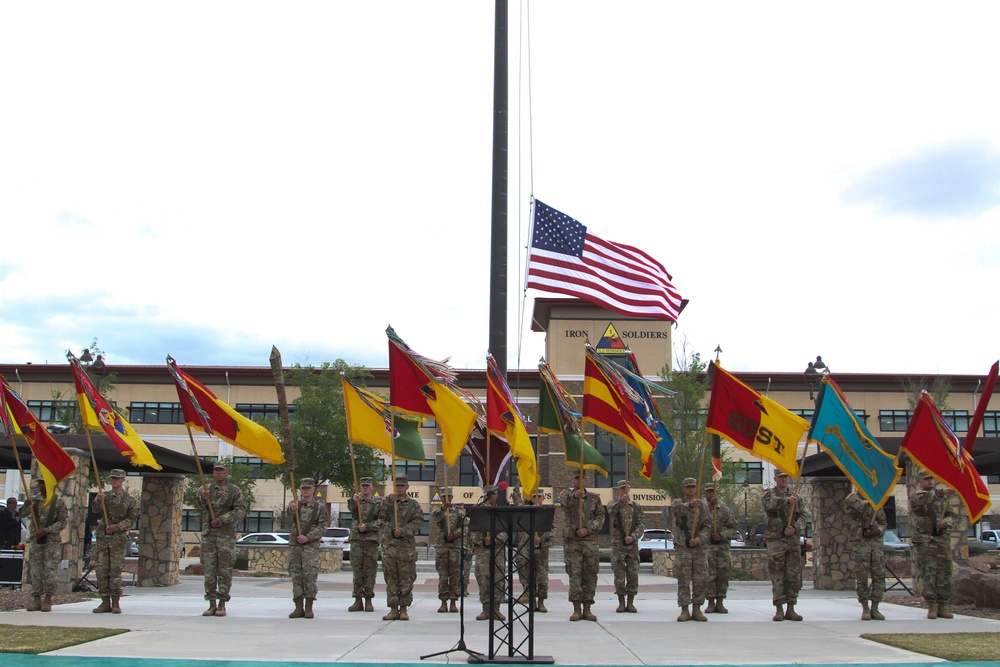 1st AD welcomes home MG White, Soldiers Headquarters, DIVARTY, HHBN spent six months in Iraq