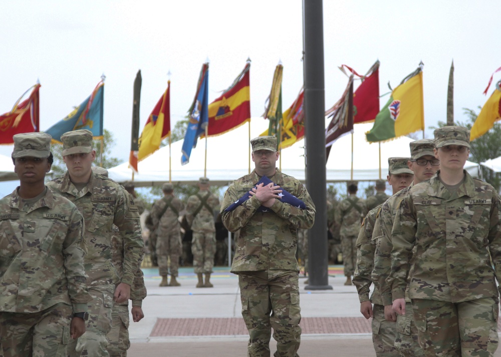 1st AD welcomes home MG White, Soldiers Headquarters, DIVARTY, HHBN spent six months in Iraq
