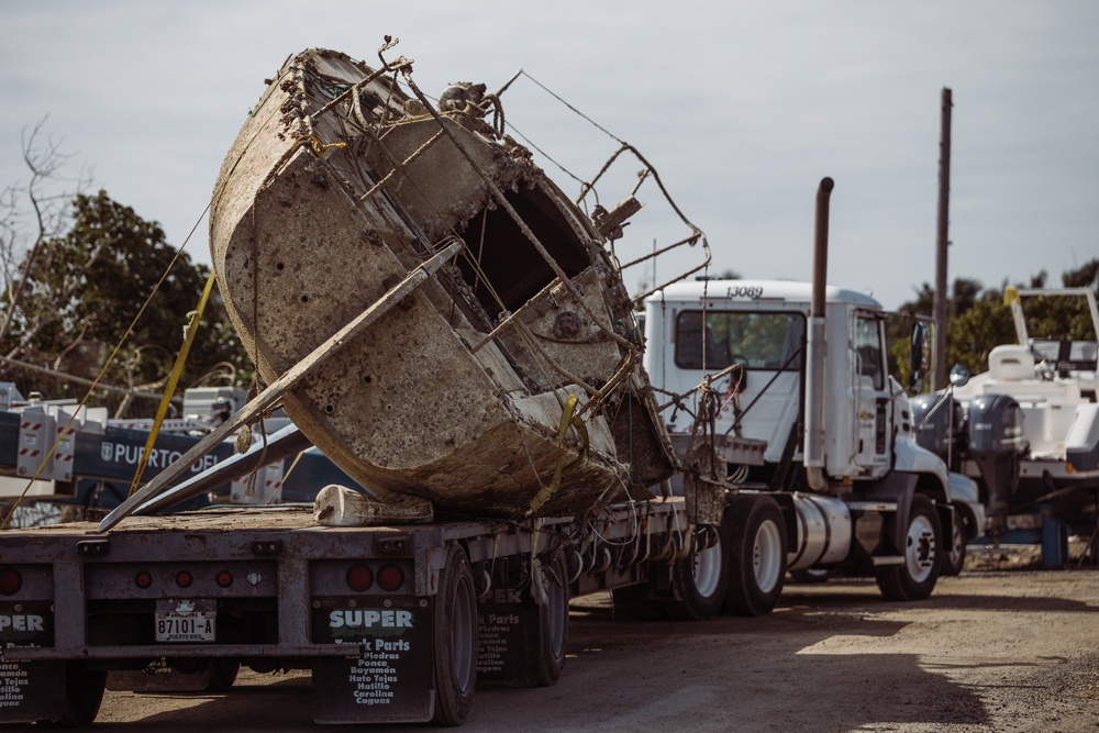 Damaged Vessel Removal In Fajardo