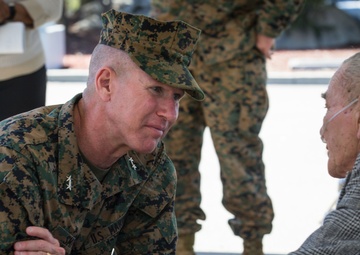 Maj. Gen. Smith presents letteres to Lt. Col. Pipes