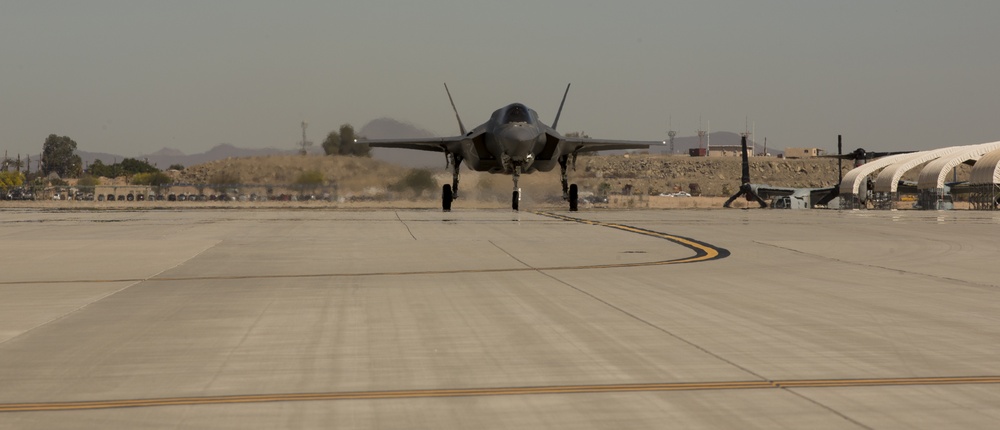 VMFA-122 Conducts First Flight as a F-35B Lightning II Squadron