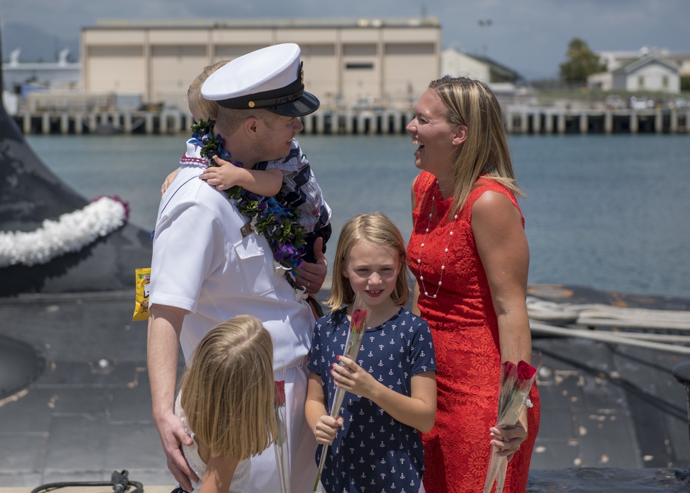 USS Mississippi Returns to Pearl Harbor