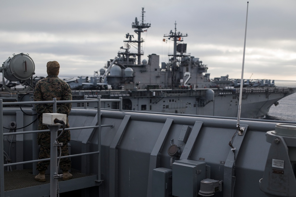 USS Rushmore refuels underway with the USS Essex