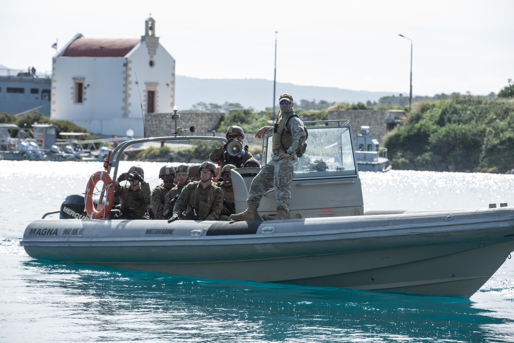 MRF participates in small boat investigation training in Souda Bay