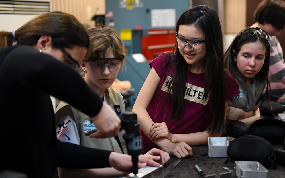 Hammer time! Girl Scouts learn metalwork Hammer time! Girl Scouts learn metalwork