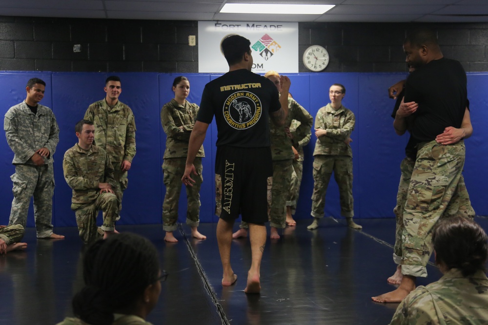 DVIDS - Images - 55th Signal Company (Combat Camera) Basic Combatives  Course [Image 11 of 20]