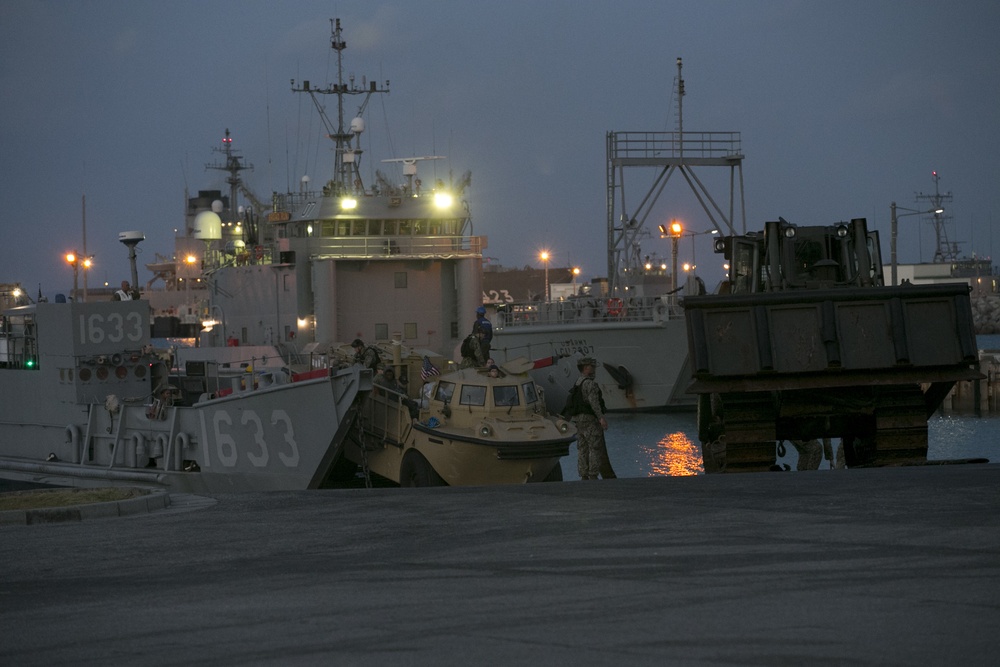 31st MEU Marines conduct HADR training