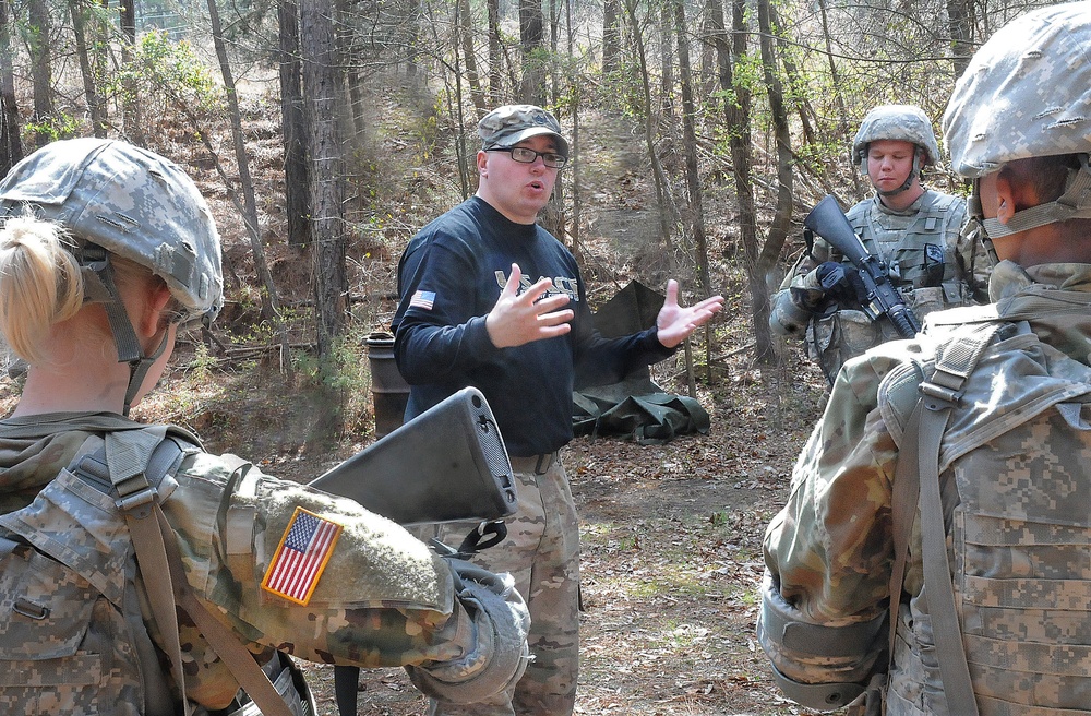 Ordnance School students train in combatives