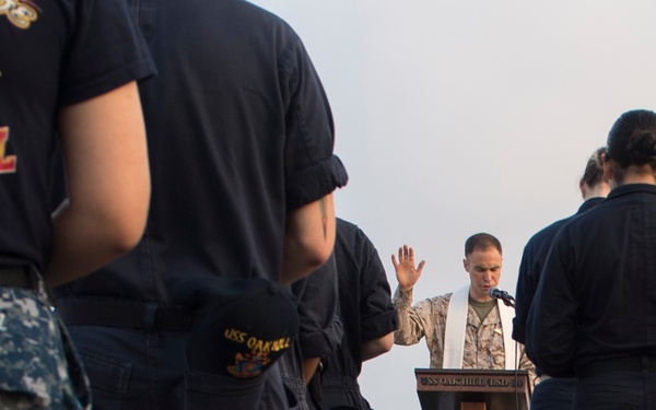 USS Oak Hill (LSD 51) celebrates Easter Sunday