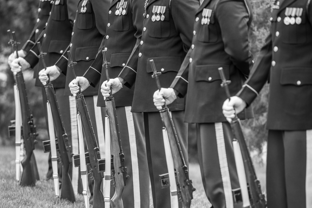 Full Honors Funeral for U.S. Army Col. Aleksander Einseln in Section 34