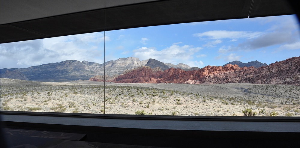 Geologists learn studying past holds keys to future during visit to Red Rock Canyon