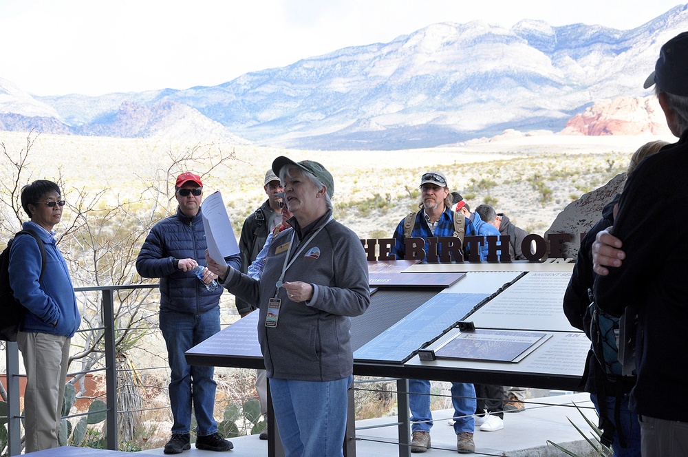Geologists learn studying past holds keys to future during visit to Red Rock Canyon