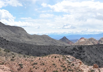 Geologists learn studying past holds keys to future during visit to Red Rock Canyon