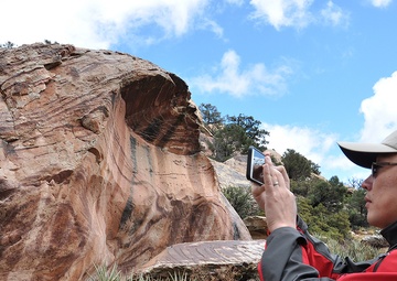 Geologists learn studying past holds keys to future during visit to Red Rock Canyon