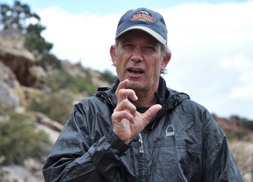 Geologists learn studying past holds keys to future during visit to Red Rock Canyon