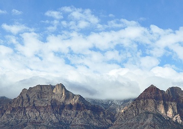 Geologists learn studying past holds keys to future during visit to Red Rock Canyon