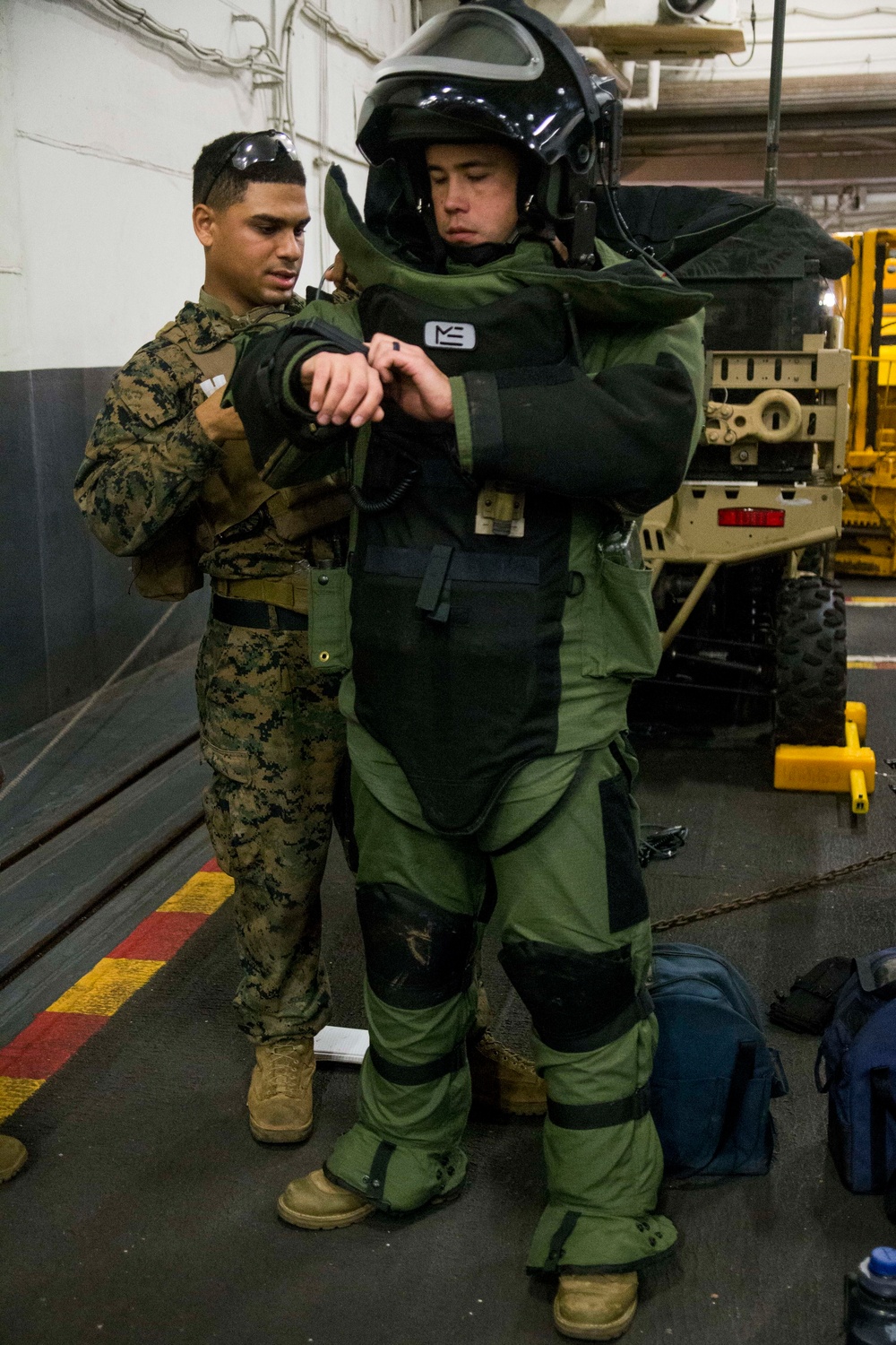 31st MEU EOD technicians practice IED sweep