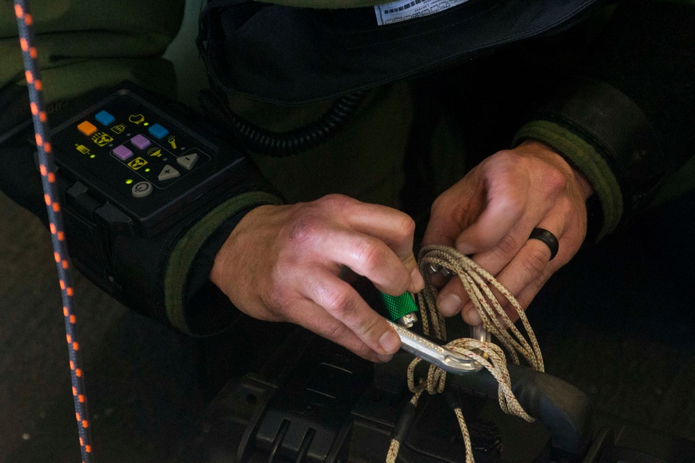 31st MEU EOD technicians practice IED sweep