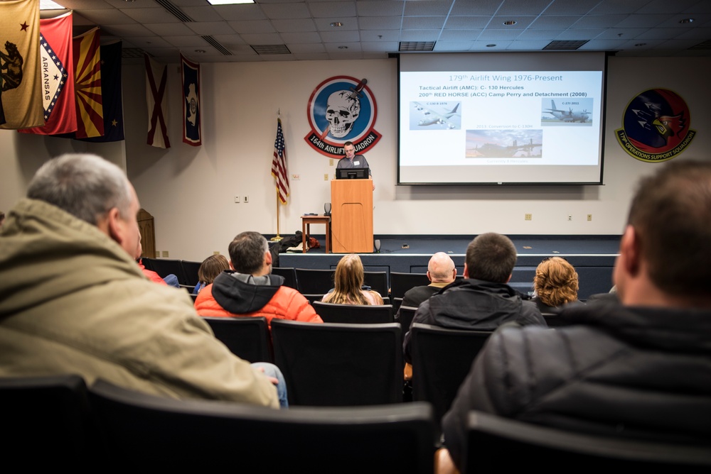 &quot;Leadership Unlimited&quot; group tours 179th, takes C-130H Hercules flight